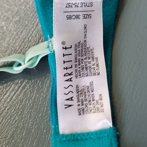 VASSARETTE, tourqwise Bra, size 38C. Beautiful colors. NWT - Picture 3 of 6